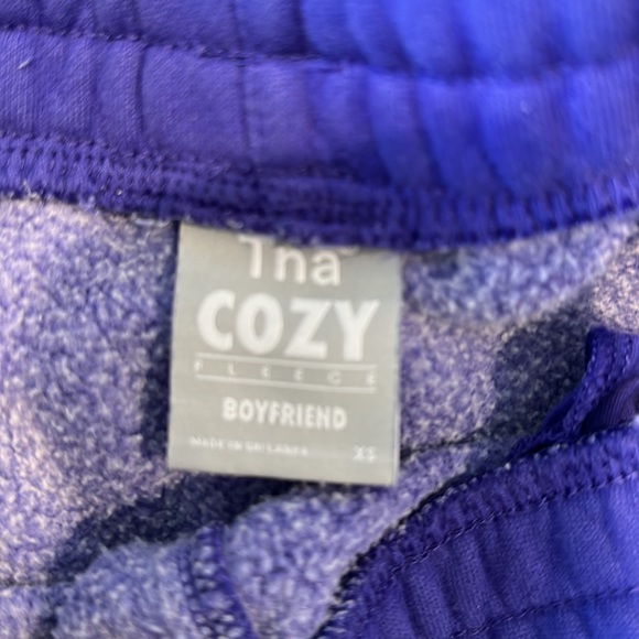 Aritzia boyfriend sweat shorts - Picture 2 of 7